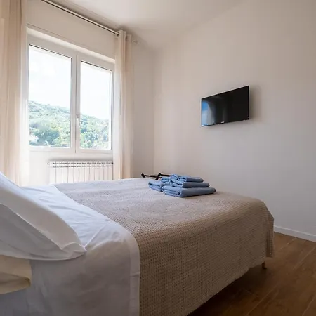 Casa Delfina By Portofinovacanze * Rapallo